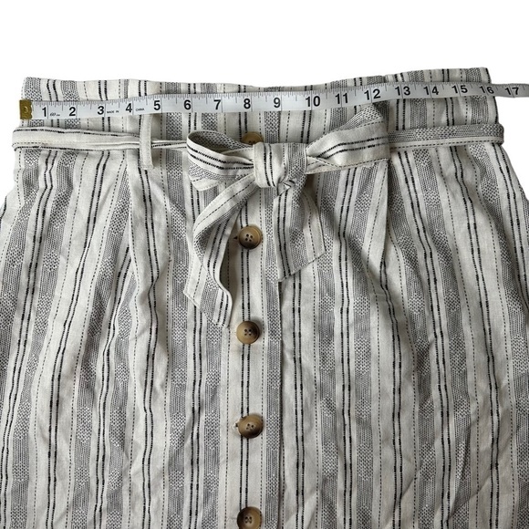 Topshop Striped Skirt. Size 10 - Picture 3 of 7